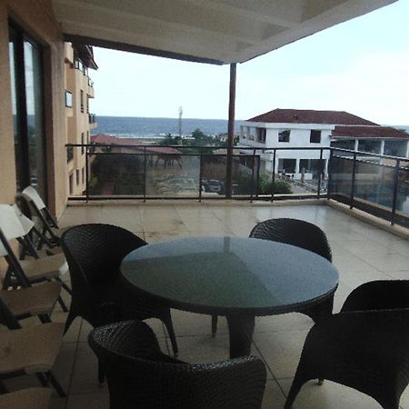 Palm Spring Resort Monrovia Exterior foto