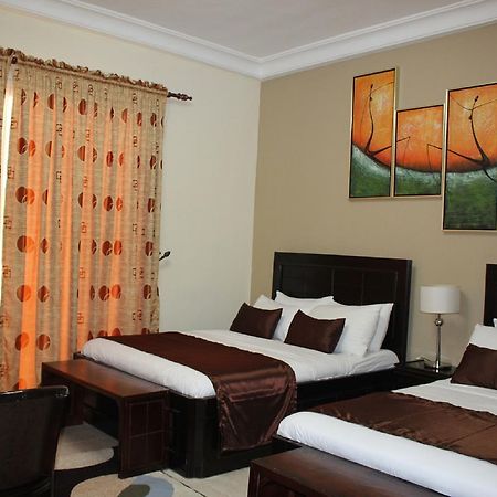 Palm Spring Resort Monrovia Exterior foto