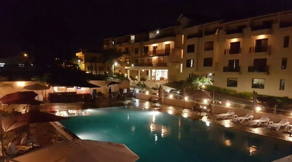 Palm Spring Resort Monrovia Exterior foto